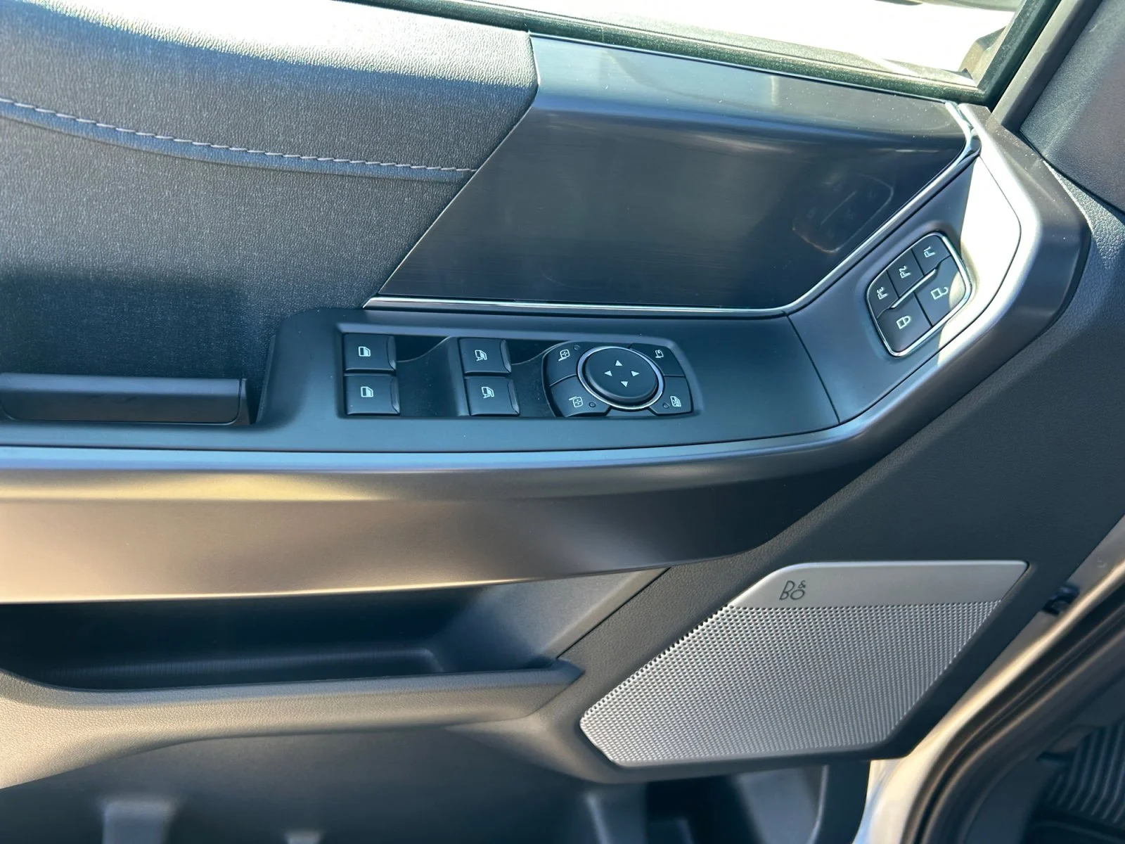 New 2026 Iconic Silver Metallic Ford Lariat image 17
