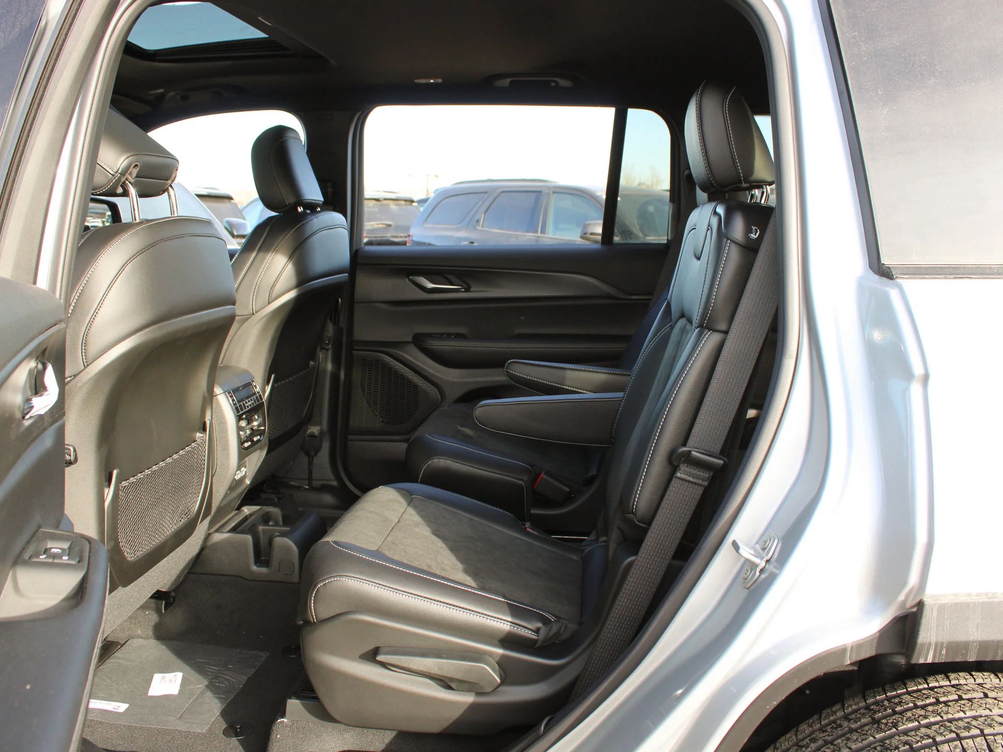 New 2025 Silver Jeep Altitude* 4x4, Sunroof, Trailer Tow Package, Heated Leather image 9