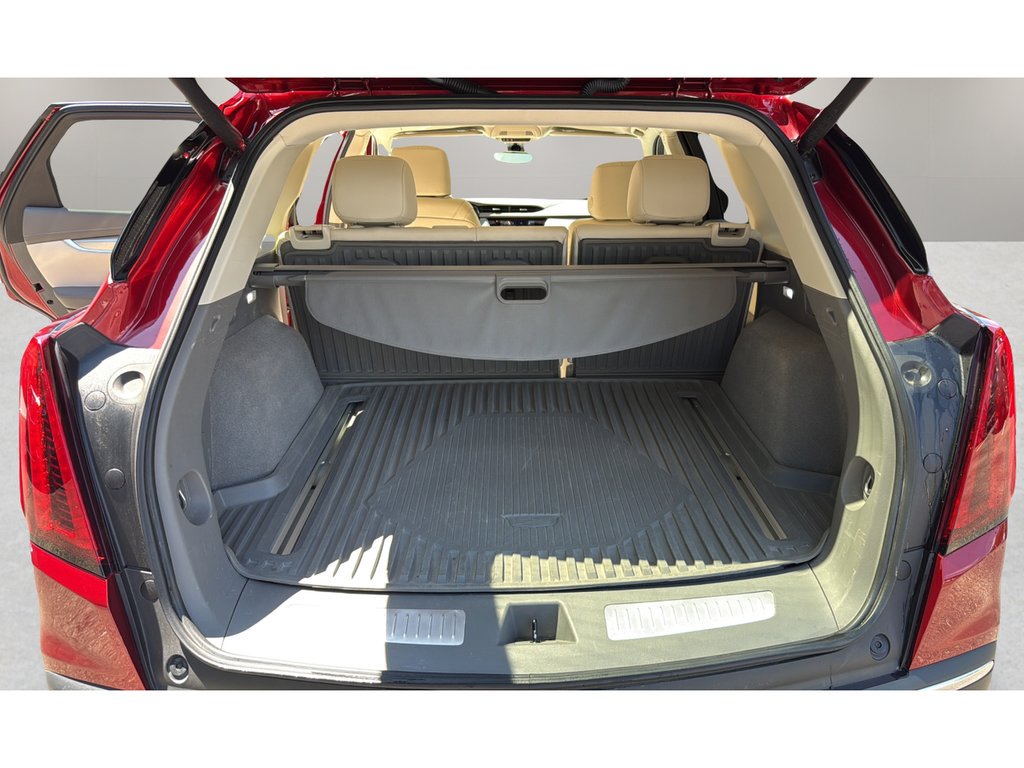 Used 2022 INFRARED TINTCOAT Cadillac AWD Premium Luxury image 26