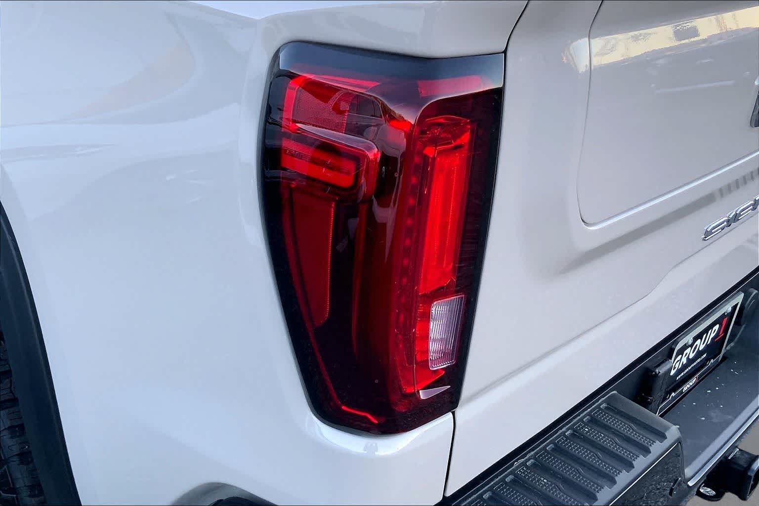 2026 GMC Sierra 1500 AT4X - Photo 14