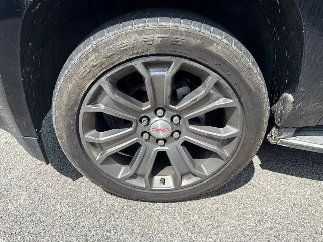 Used 2016 Black GMC SLE image 9