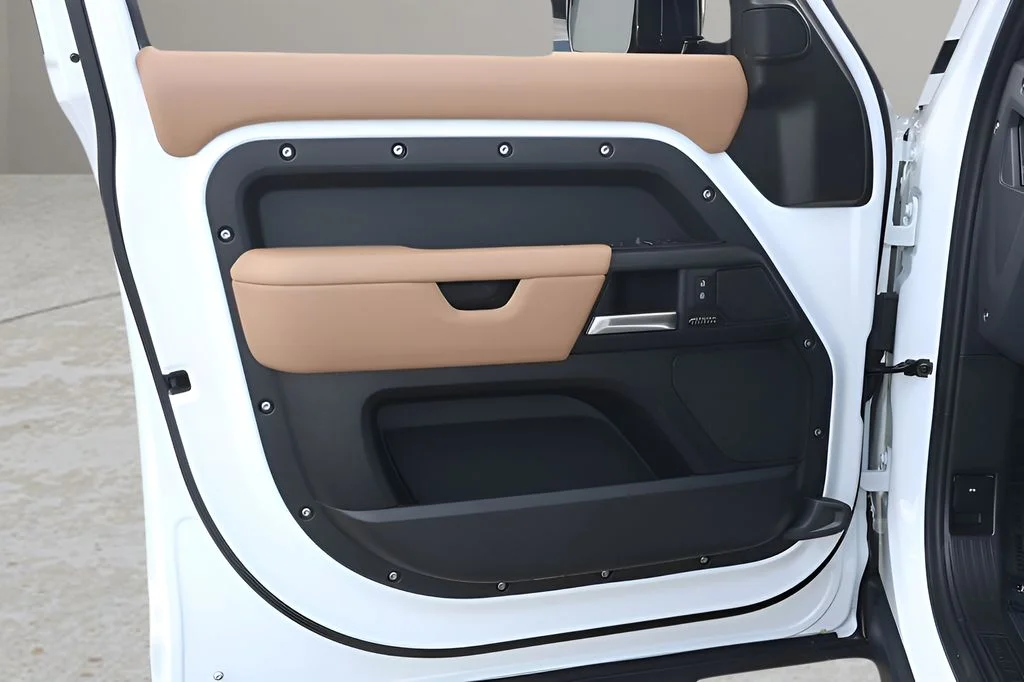 New 2026 Fuji White Land Rover X-Dynamic SE image 9