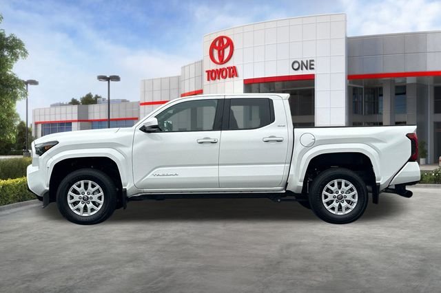 Used 2025 White Toyota SR5 image 8