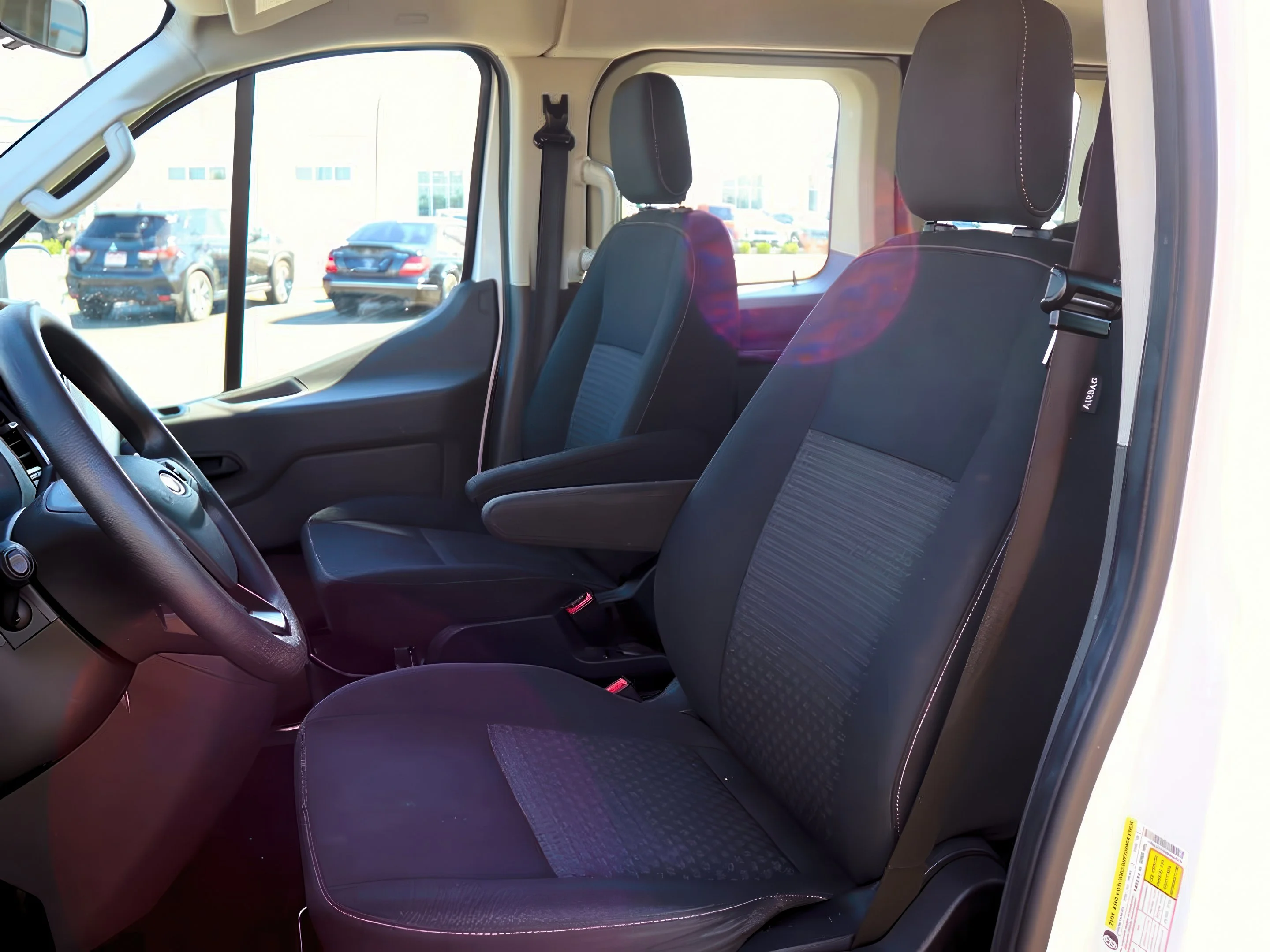 2021 Ford Transit Passenger Van XLT - Photo 9