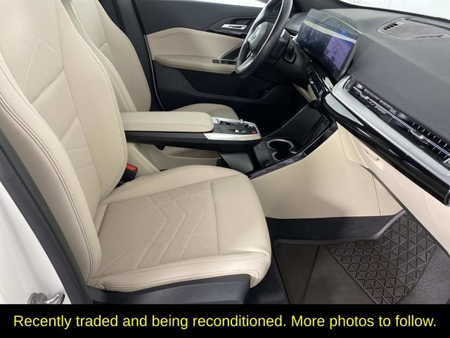 Used 2023 White BMW xDrive28i image 11