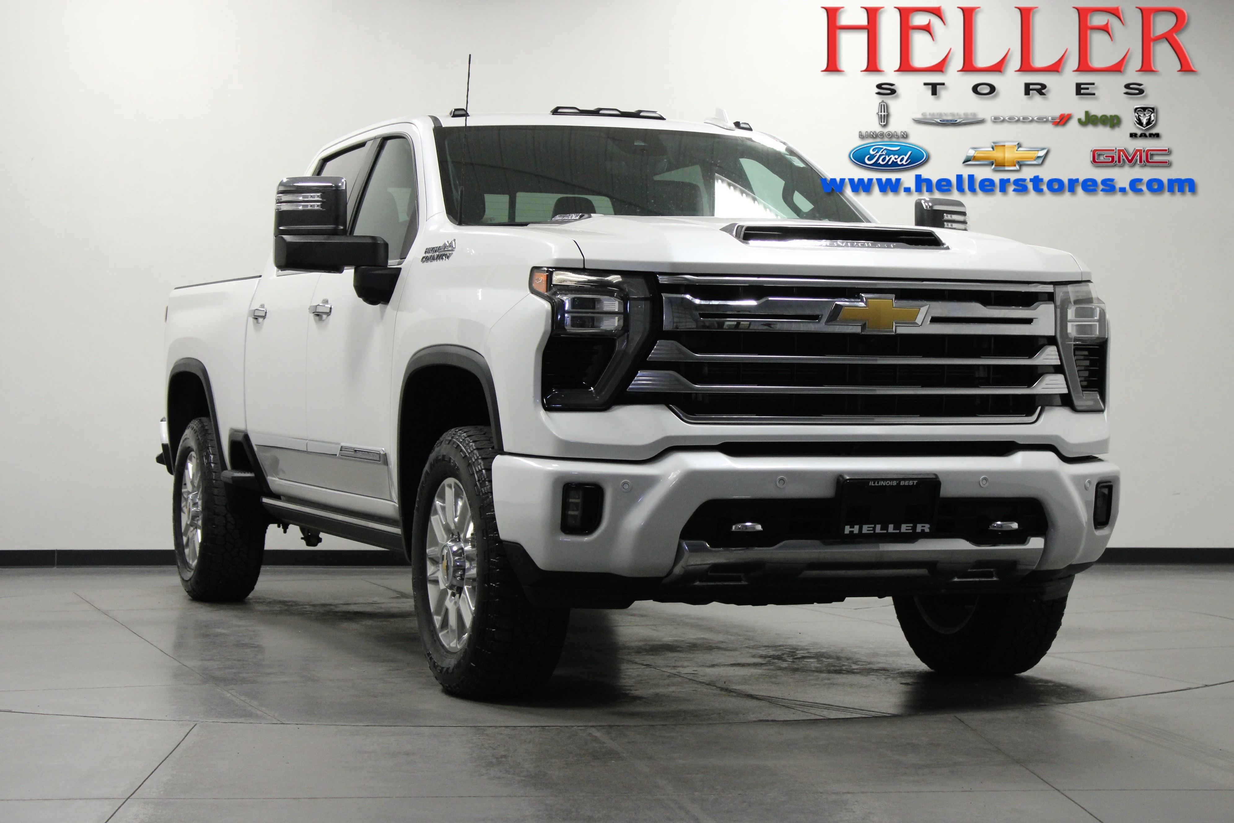 Used 2024 Iridescent Pearl Tricoat Chevrolet High Country image 1