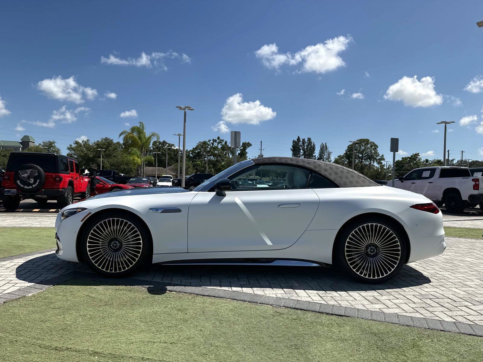 New 2027 Moonlight White Mercedes-Benz Maybach  680 Monogram Series Roadster image 14