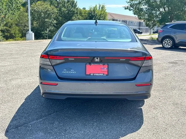 Used 2024  Honda EX image 6