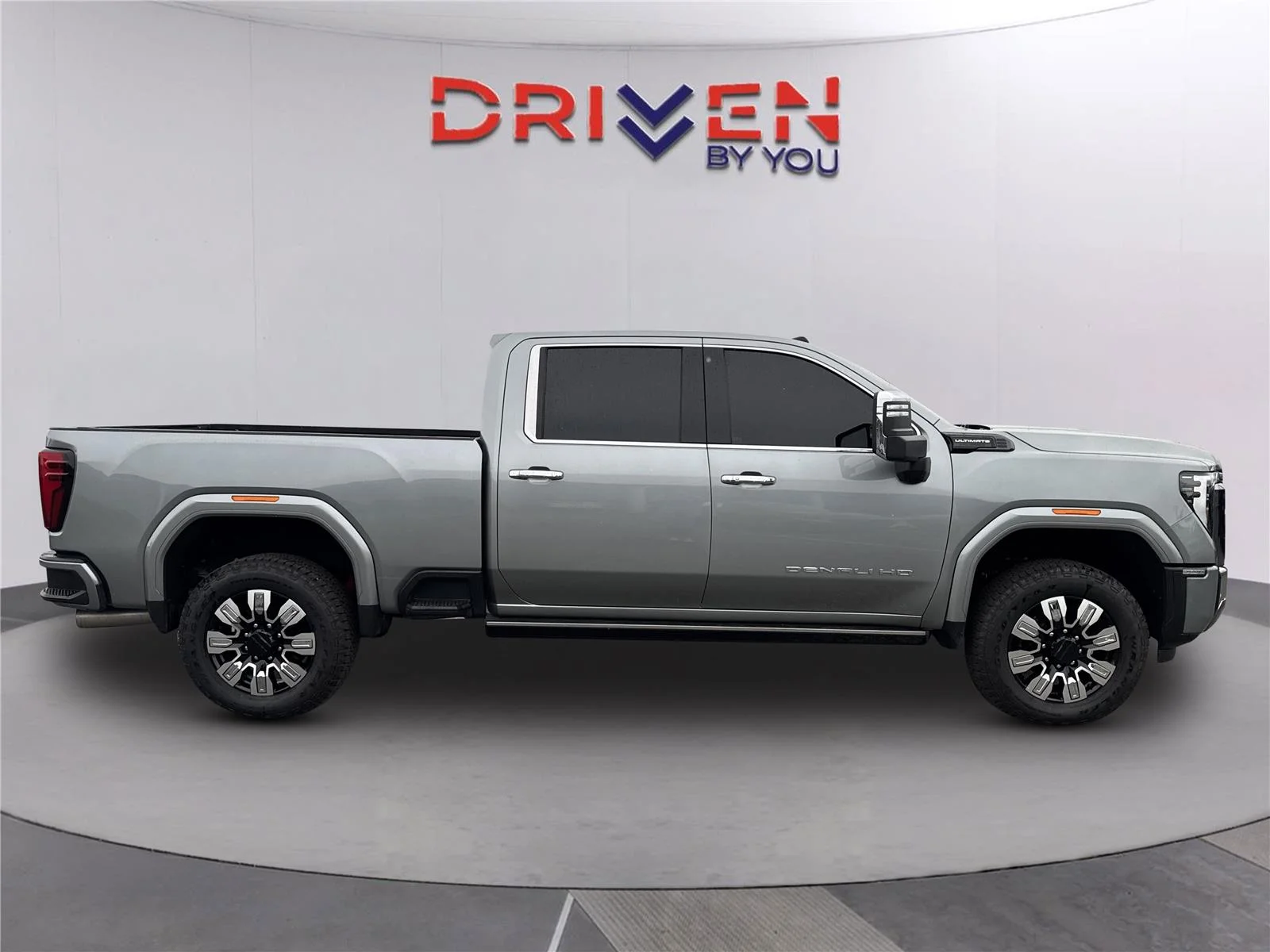 Used 2024 Sterling Metallic GMC Denali Ultimate image 3