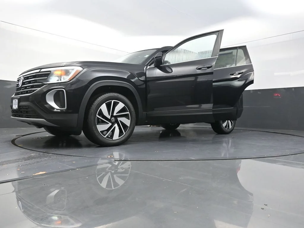 2026 Volkswagen Atlas SE w/Tech - Photo 32
