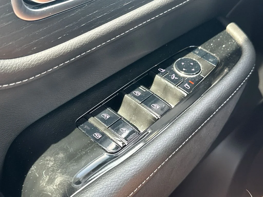 2025 INFINITI QX80 Sensory 4WD - Photo 31