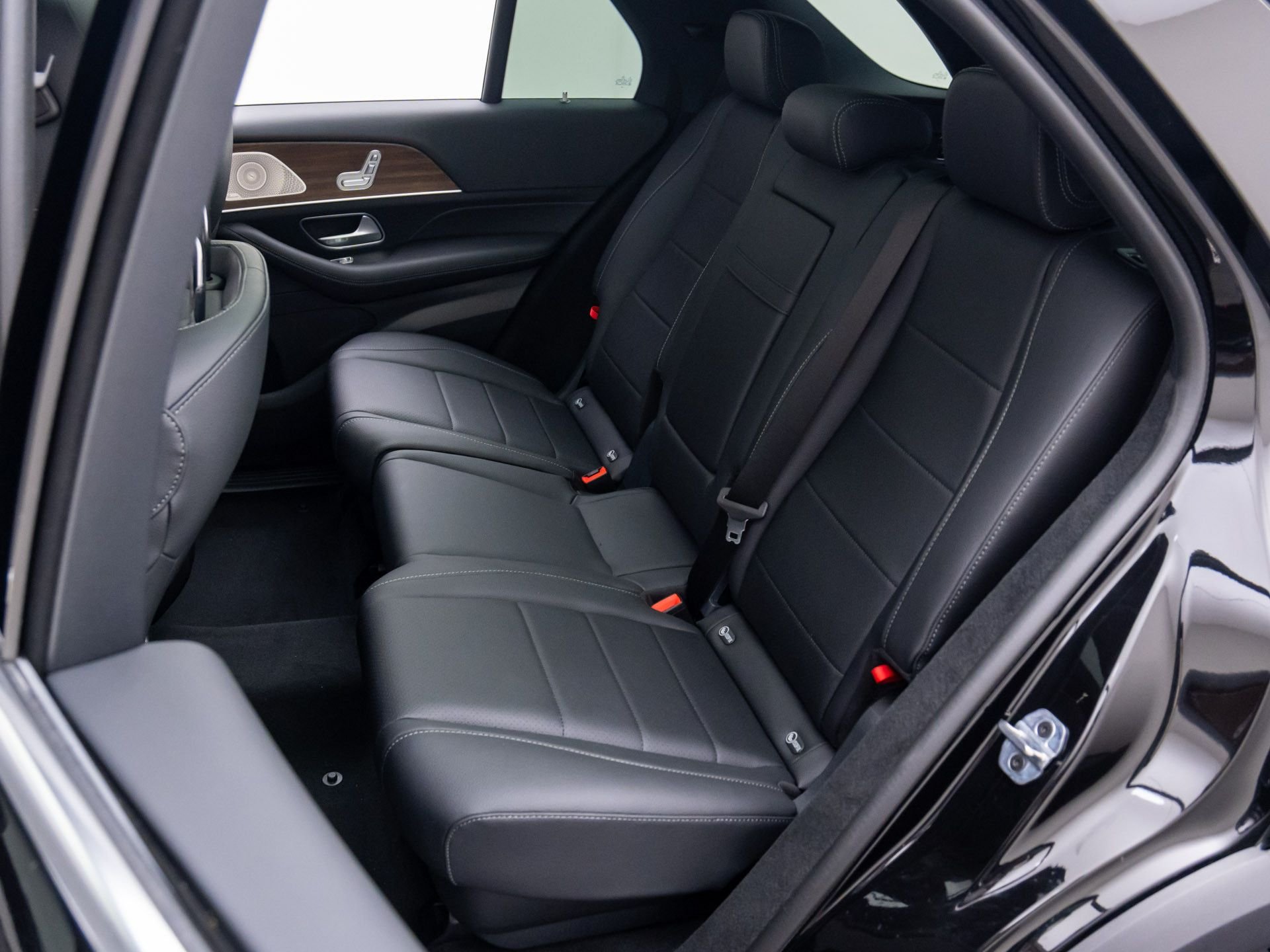New 2026 Obsidian Black Metallic Mercedes-Benz GLE 350 image 16