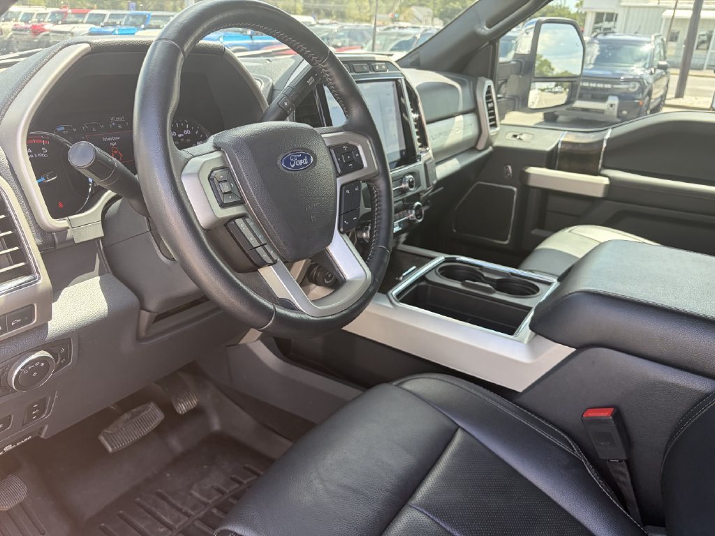 Used 2022 White Ford Lariat image 11