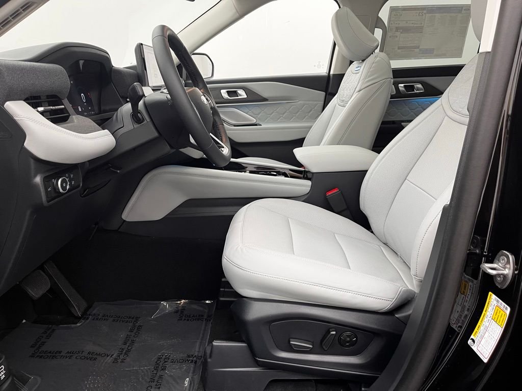 New 2026 Black Ford Platinum image 22