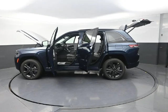 New 2027 Fathom Blue Pearl-Coat Paint Jeep Limited Reserve image 31