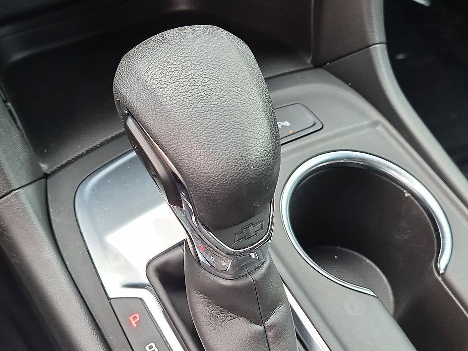 Used 2024 Sterling Gray Metallic Chevrolet LT image 25