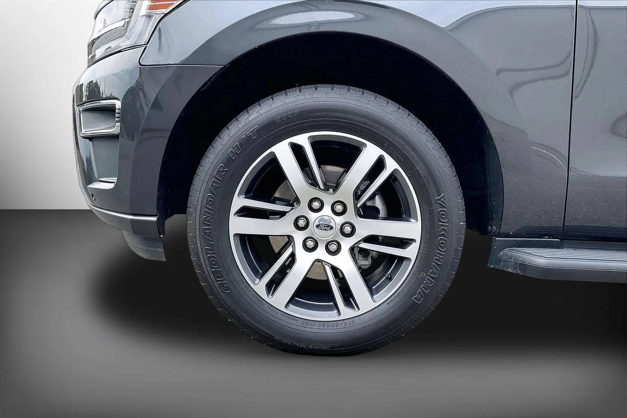 Used 2024 Gray Ford Limited image 35