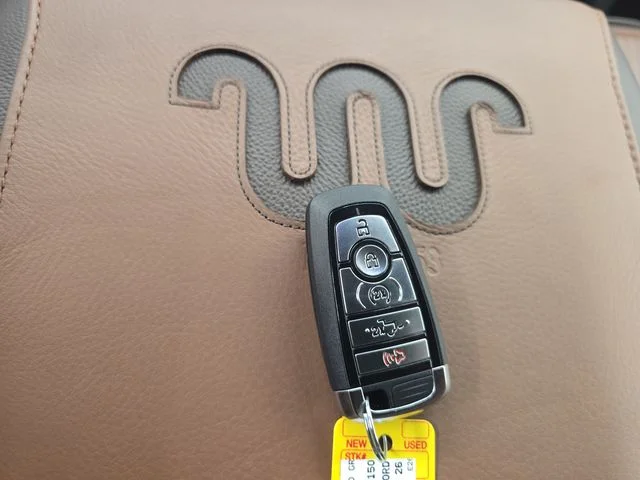 New 2026 Carbonized Gray Metallic Ford King Ranch® image 36