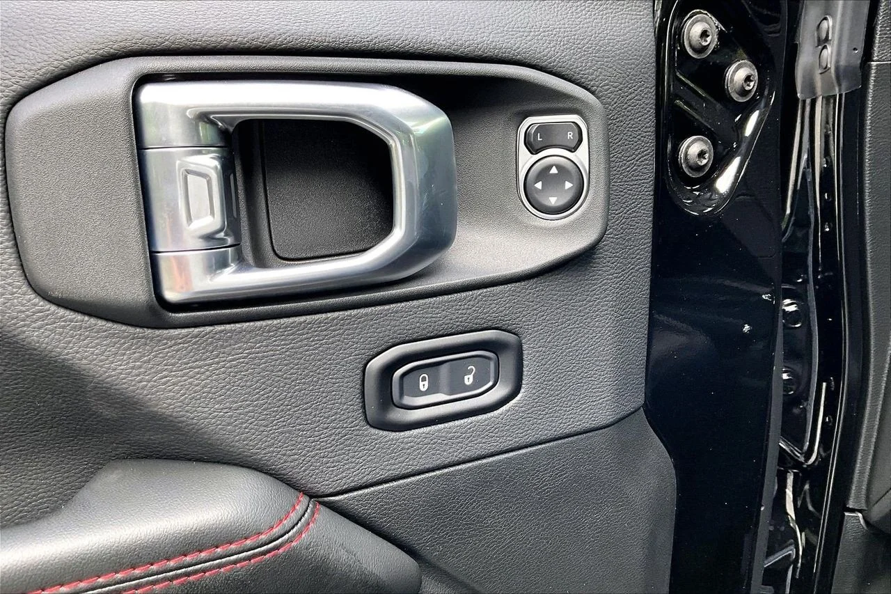 New 2026 Black Clearcoat Jeep Rubicon X image 26