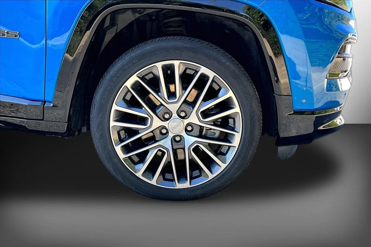 Certified Used 2024 Blue Jeep Limited image 33