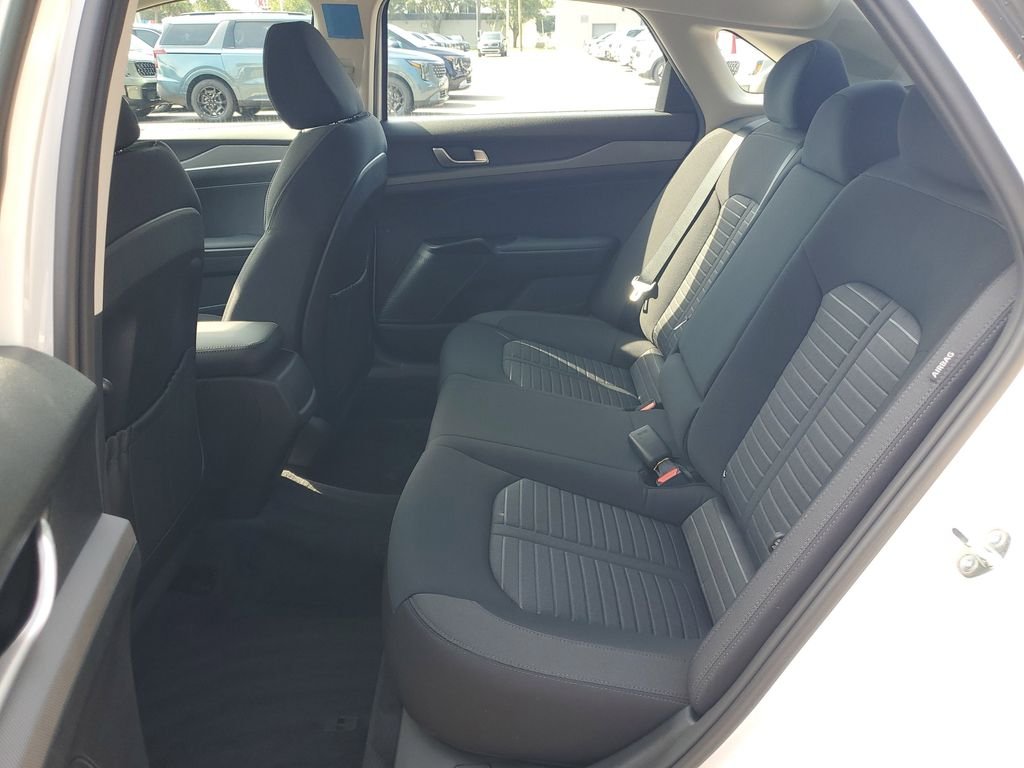 2026 Kia K5 LXS - Photo 18