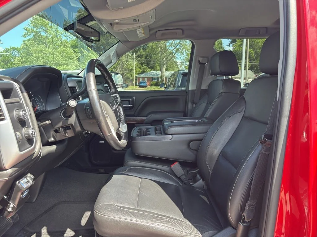 Used 2018 Cardinal Red GMC SLT image 10