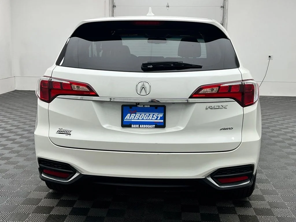 Used 2018  Acura Base image 10