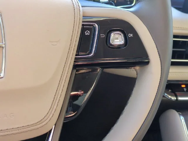 Used 2021 Blue Lincoln Reserve image 18