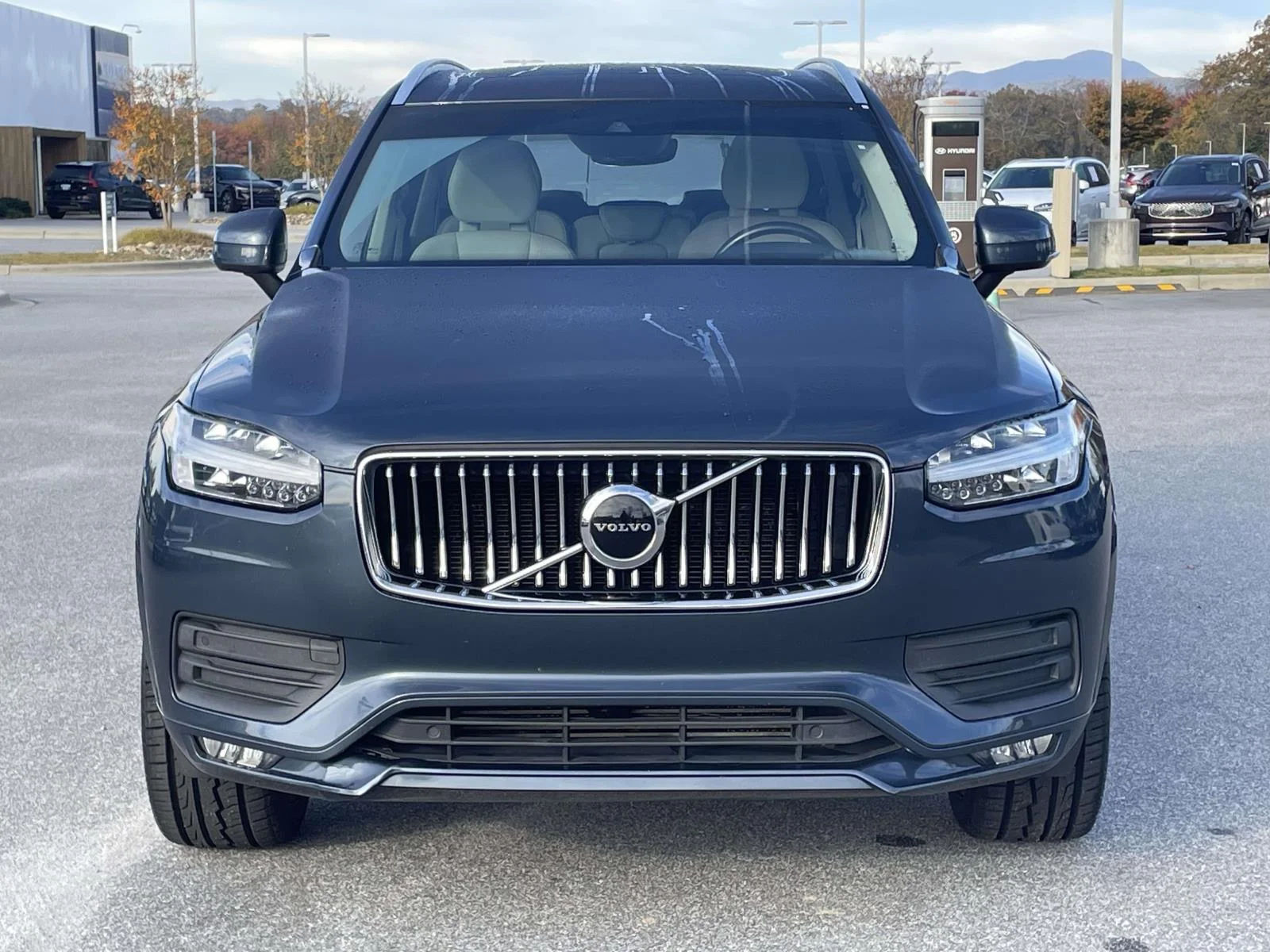 Used 2020 Denim Blue Metallic Volvo Momentum image 23
