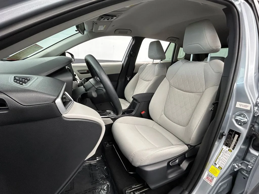 Used 2025 Silver Toyota L image 10