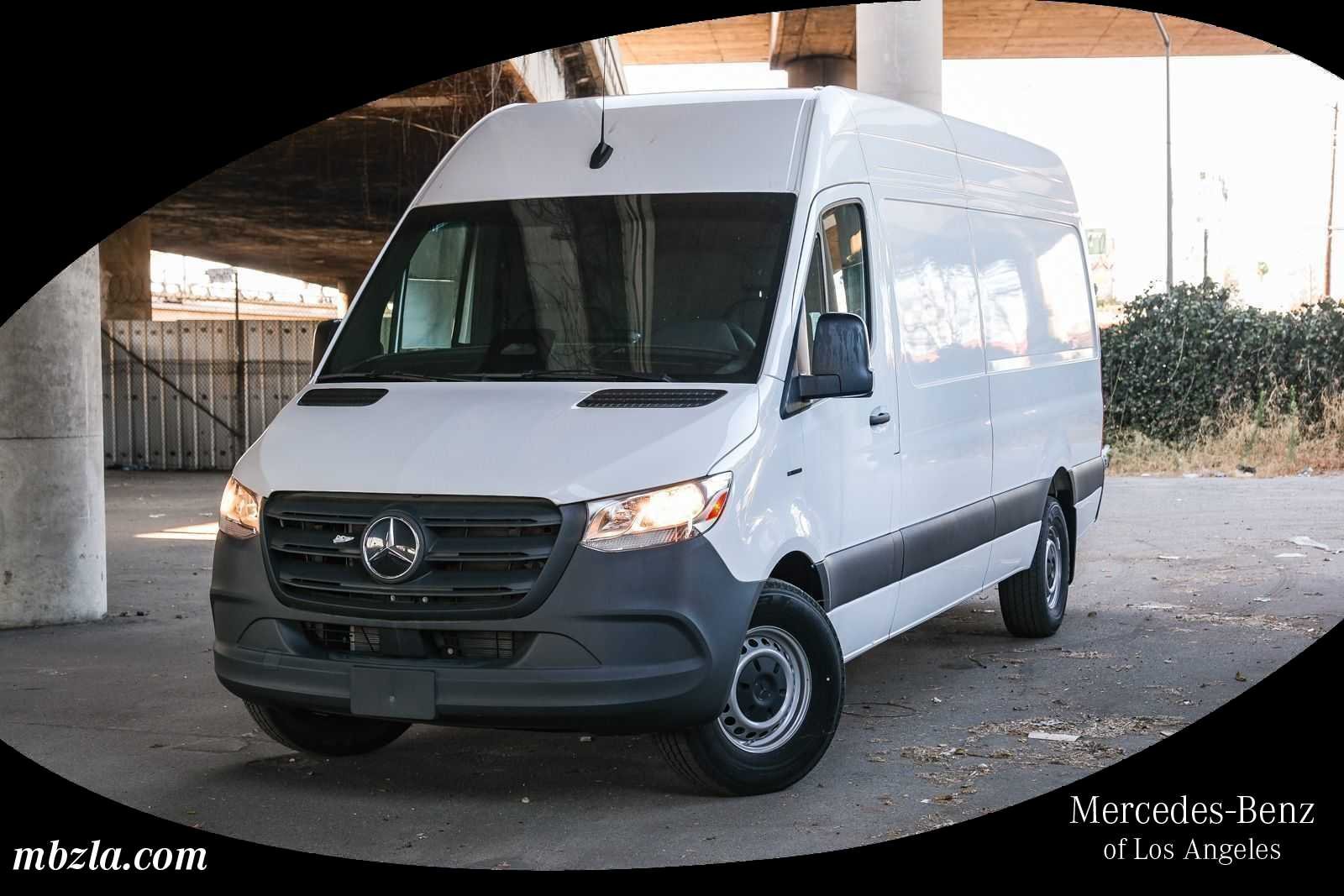 2025 Mercedes-Benz eSprinter Cargo Van Cargo 170WB High Roof 113kw Battery RWD SO Motor