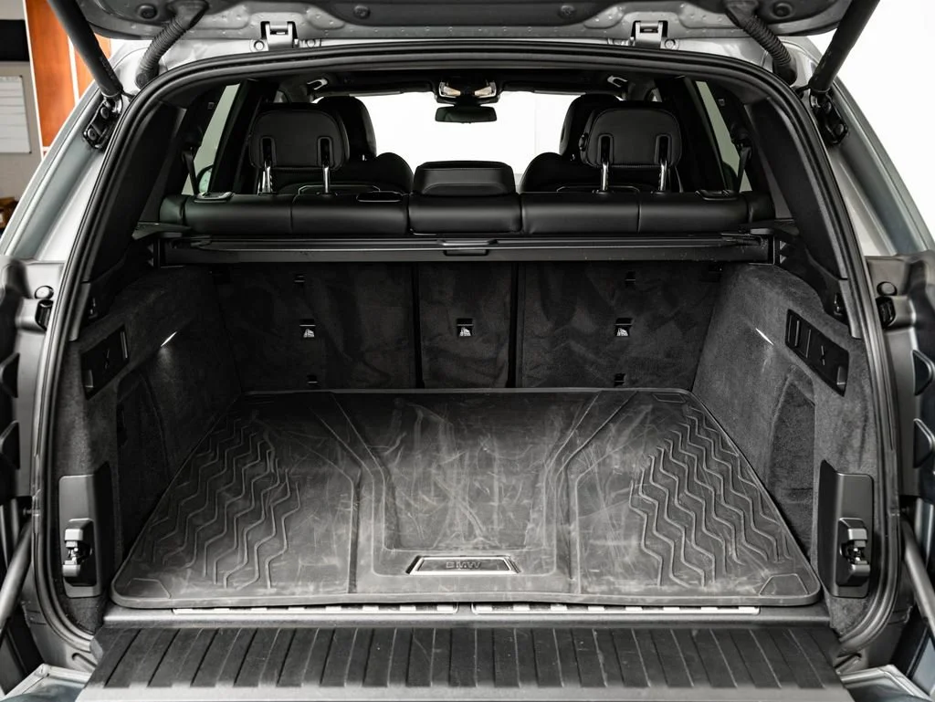 Used 2024 Skyscraper Gray Metallic BMW xDrive50e image 21