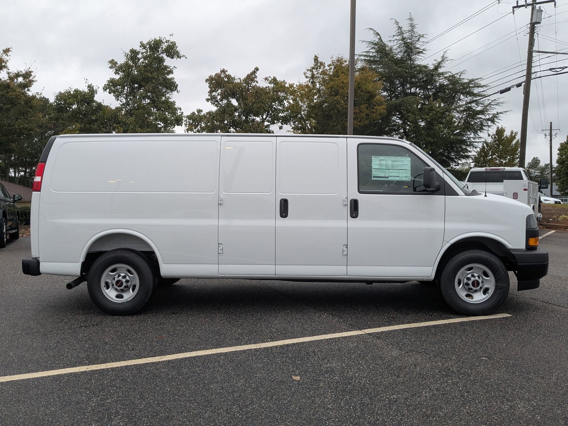 2025 GMC Savana Cargo Work Van - Photo 6