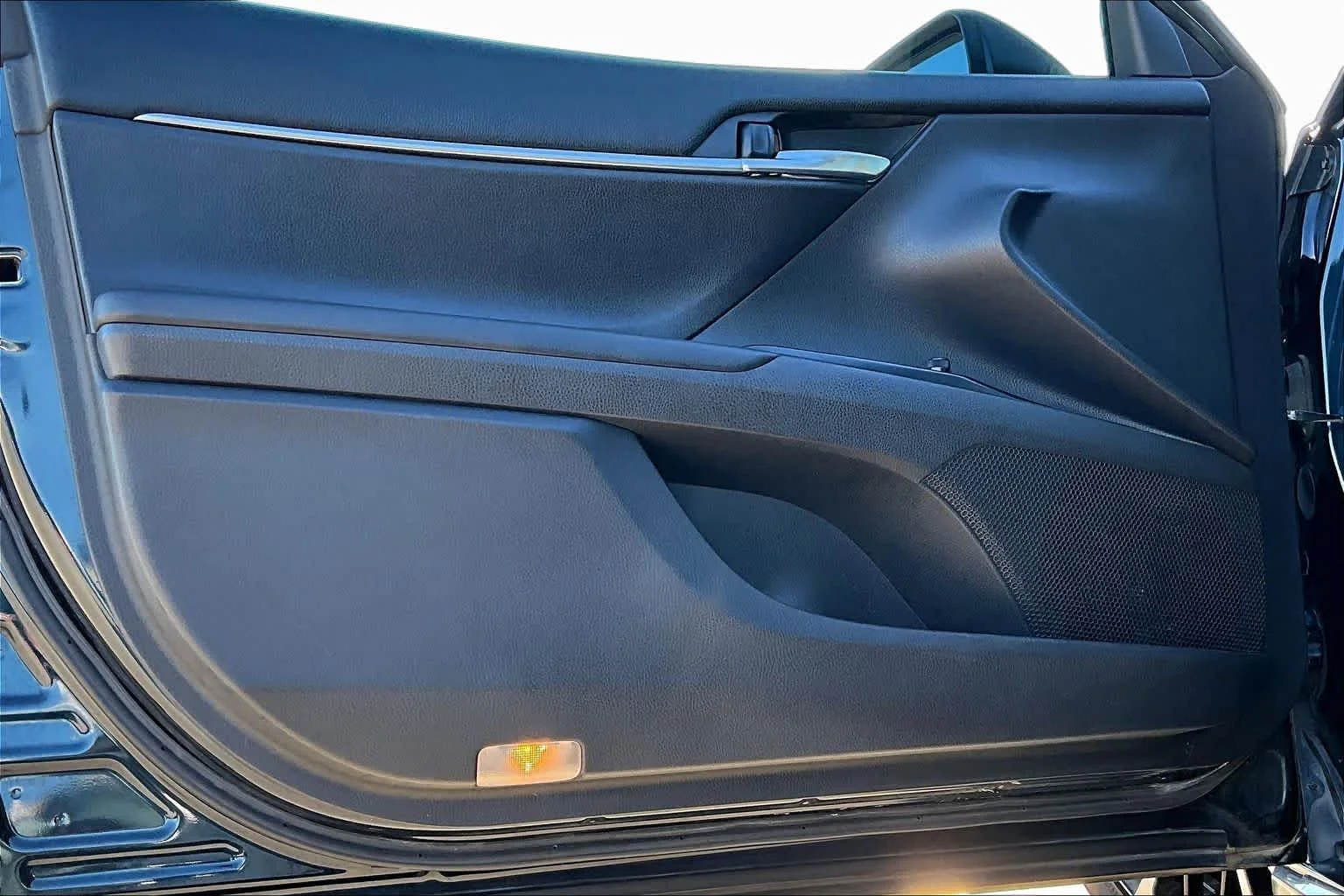 Used 2019 Galactic Aqua Mica Toyota SE image 18