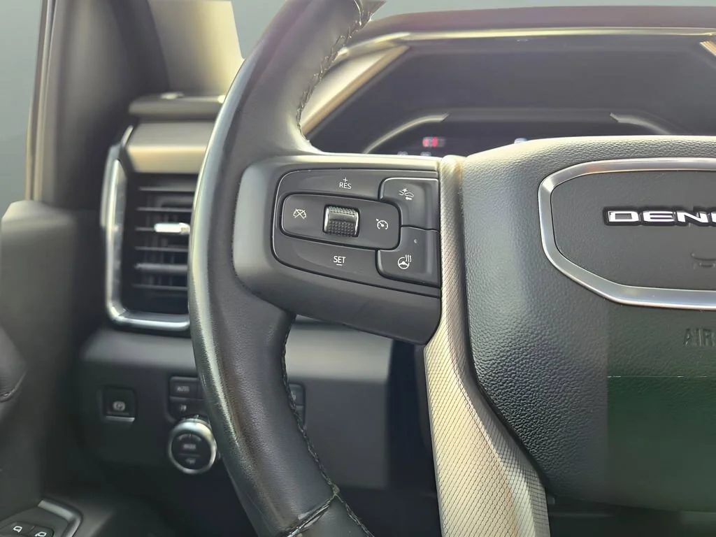 Used 2024 Onyx Black GMC Denali image 33