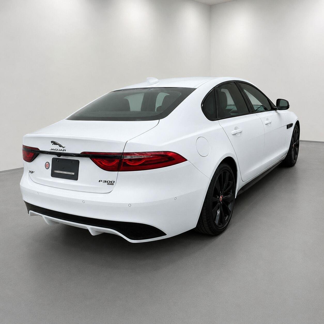 Used 2021 Yulong White Metallic Jaguar R-Dynamic SE image 5