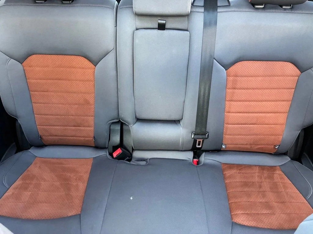Used 2018 Shadow Black Ford SEL image 14