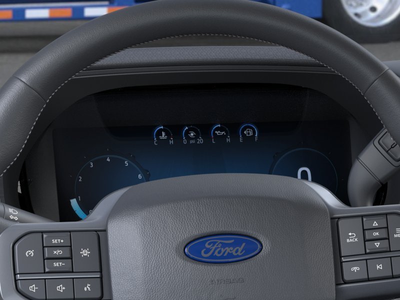 New 2026 Oxford White Ford XLT image 13