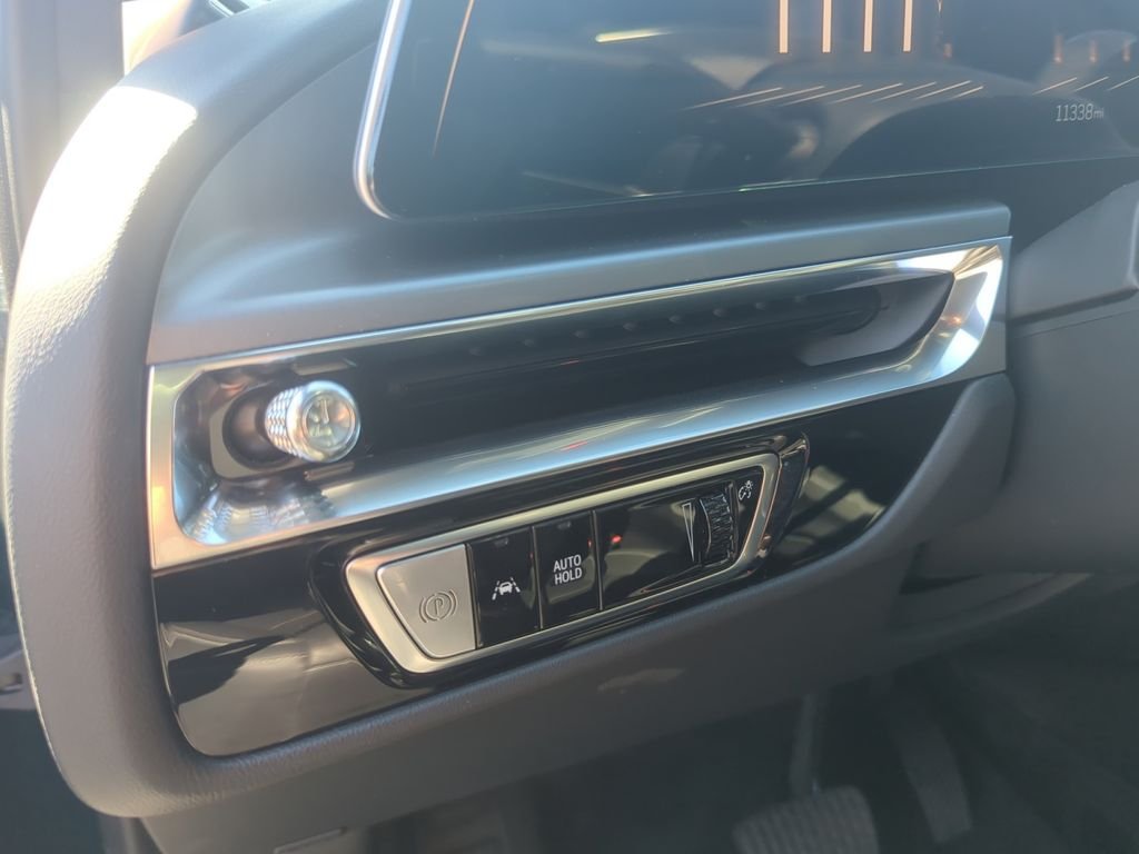 Used 2024 Green Cadillac Tech image 12