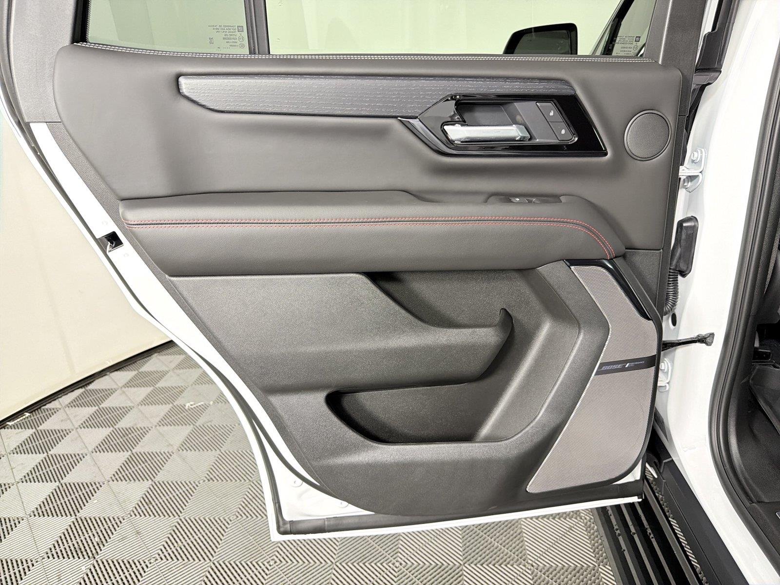 2026 GMC Yukon AT4 Ultimate - Photo 22
