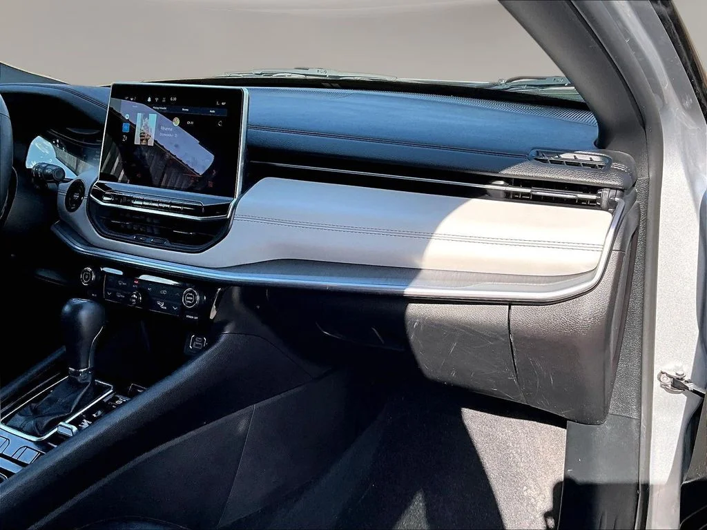 2025 Jeep Compass Limited - Photo 30