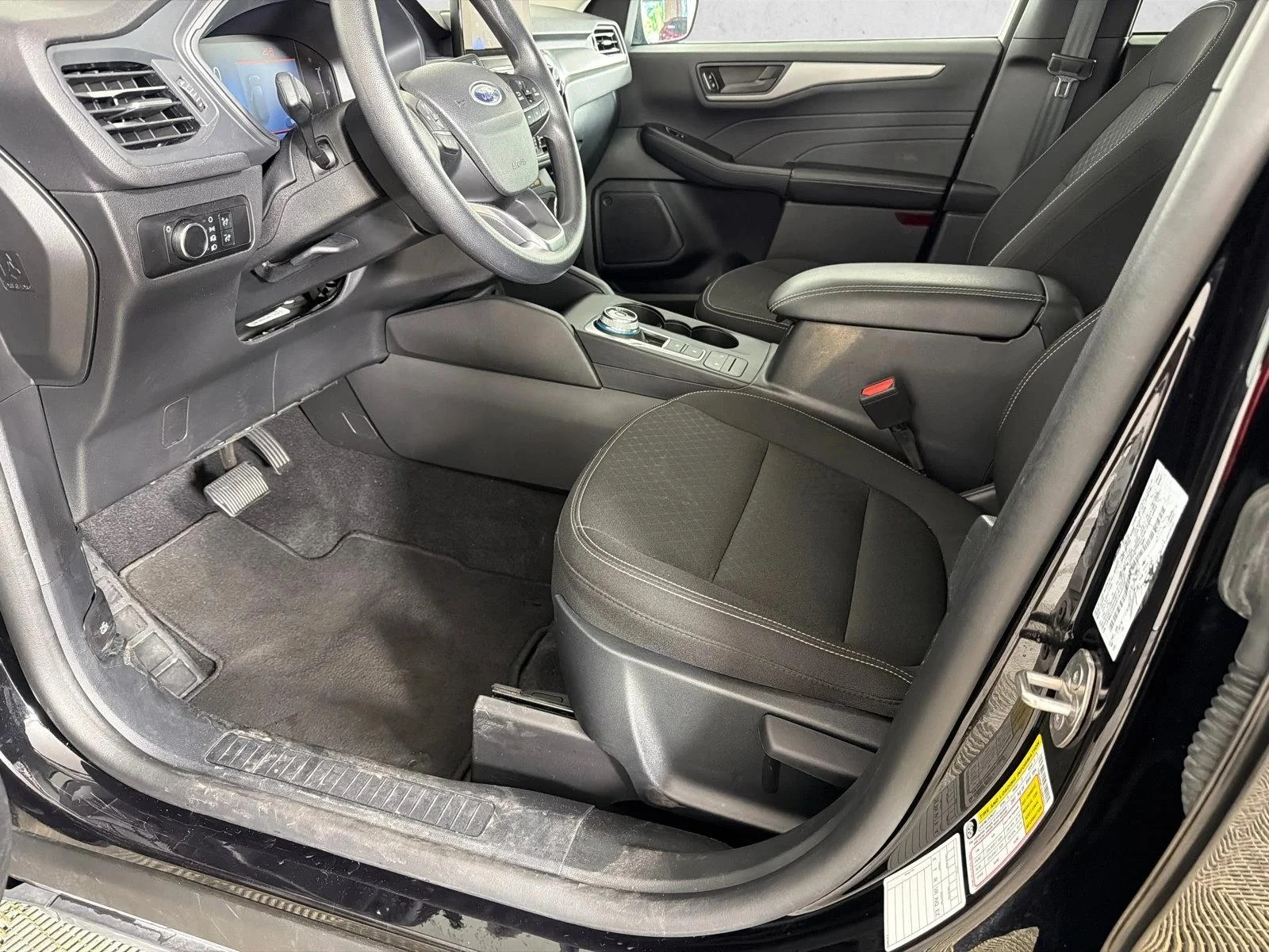 Used 2025 White Ford Active image 9