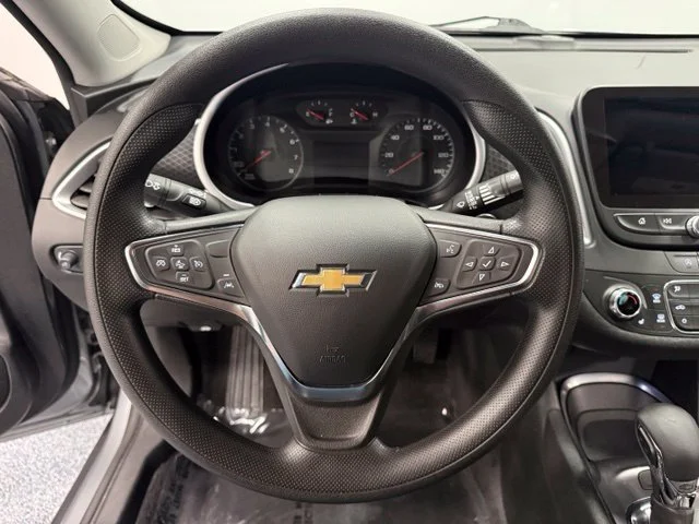 Used 2025 Gray Chevrolet LT image 17
