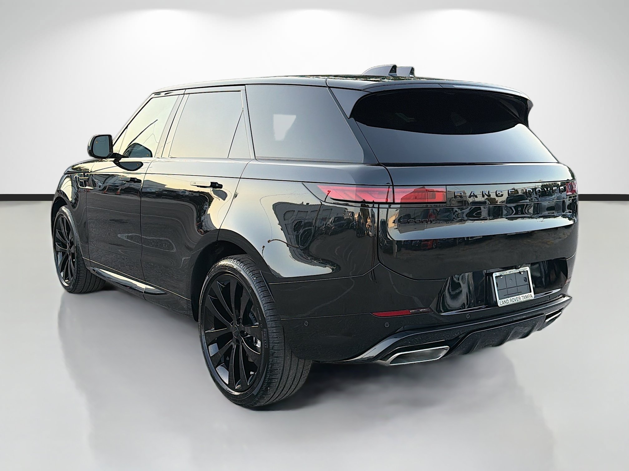 New 2026 Santorini Black LAND ROVER Dynamic SE image 43