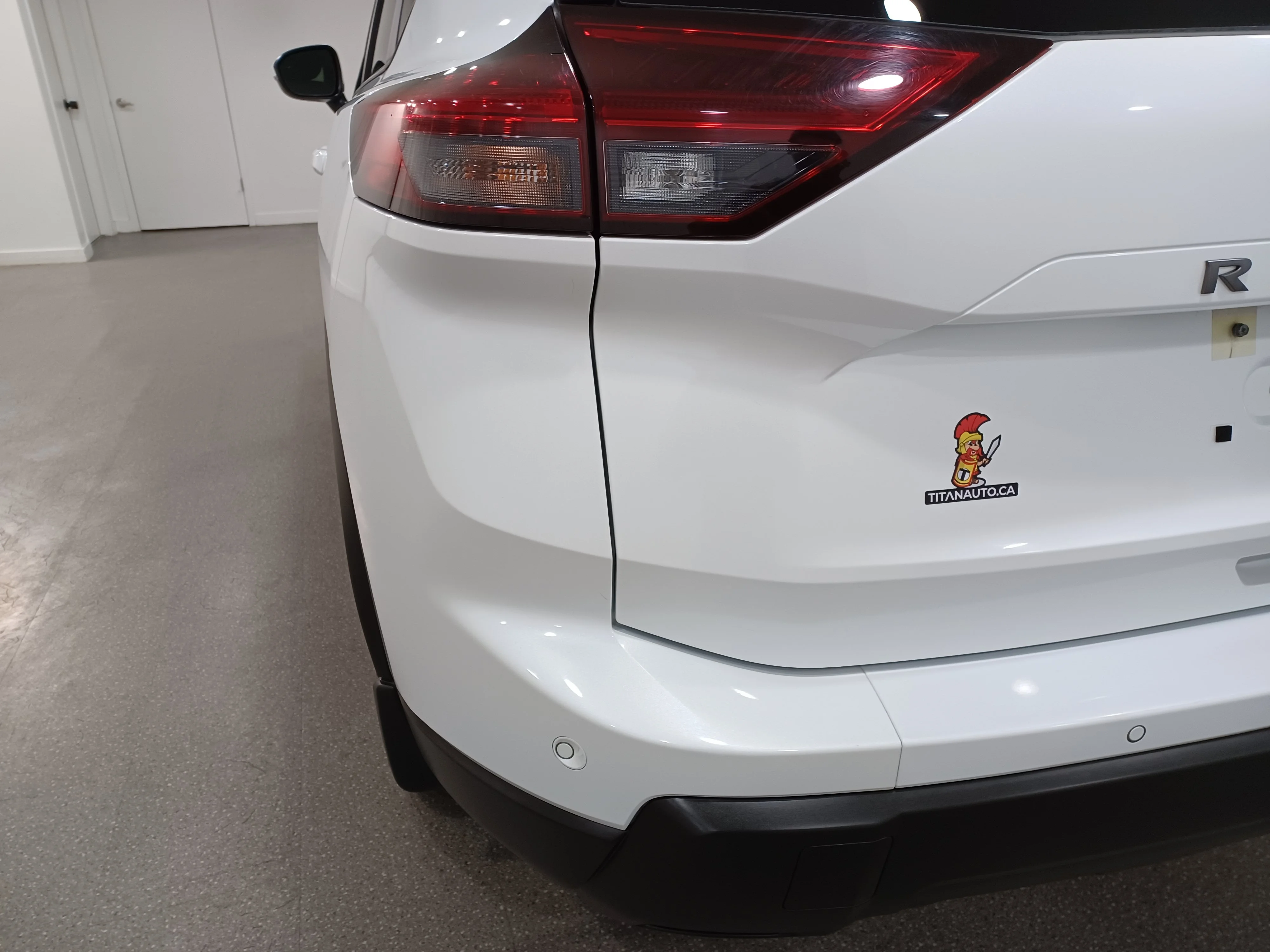 Certified Used 2025 Everest White Tricoat Pearl Nissan SV*Adaptive Cruise | Remote Start | Htd Seats | Pano Roof | Htd Wheel | Blind Spot Detection image 23