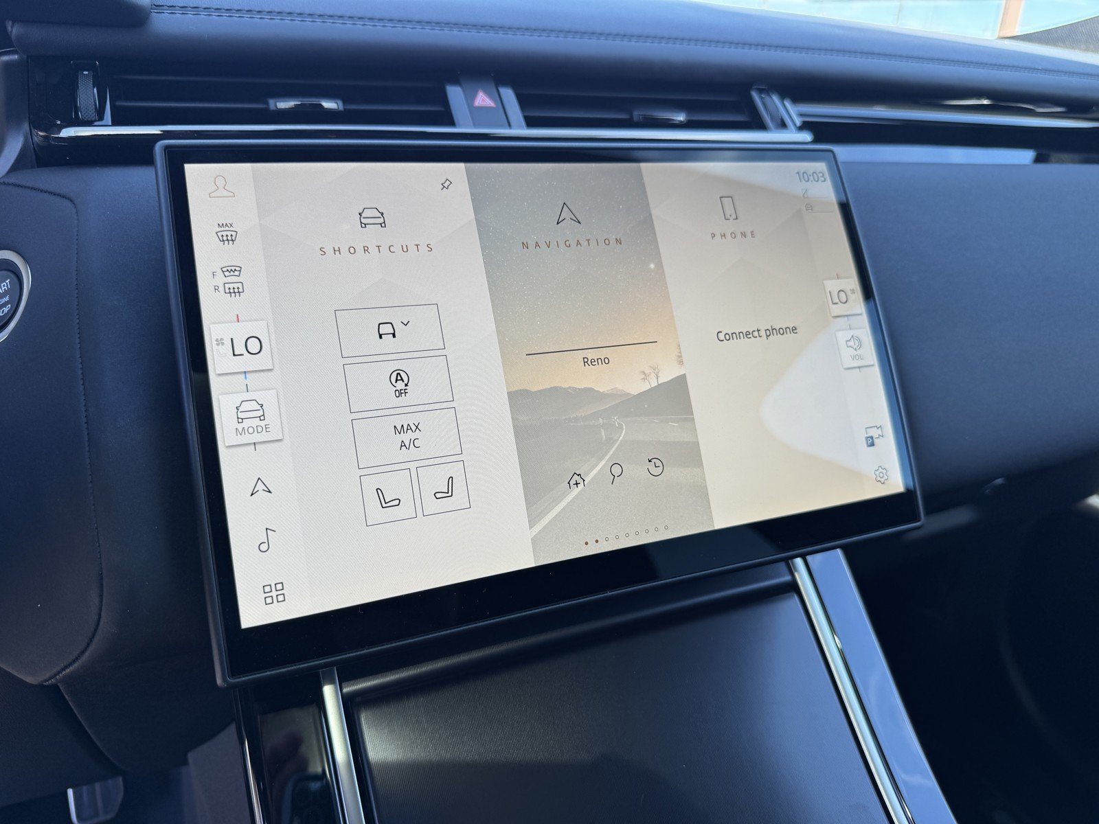 New 2026 Ostuni Pearl White Land Rover Dynamic SE image 17