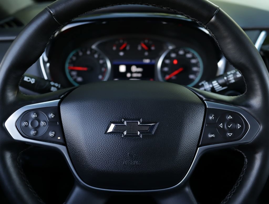 Used 2023 Mosaic Black Metallic Chevrolet RS image 10