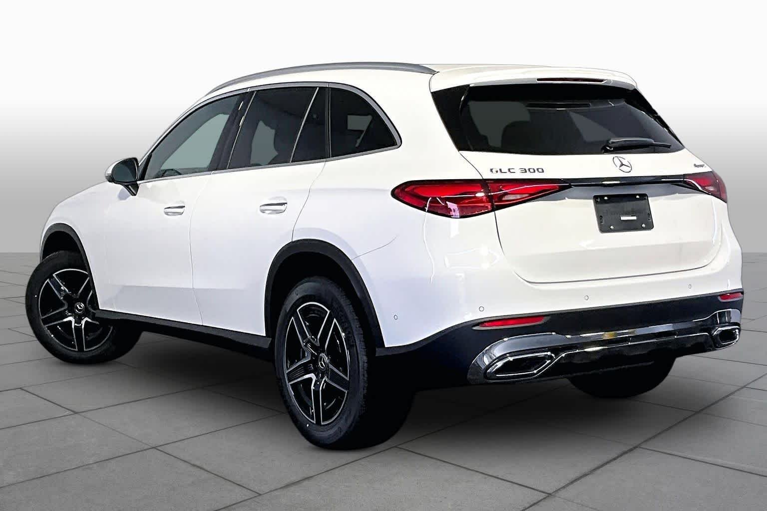 New 2026 Polar White Mercedes-Benz GLC 300 image 3