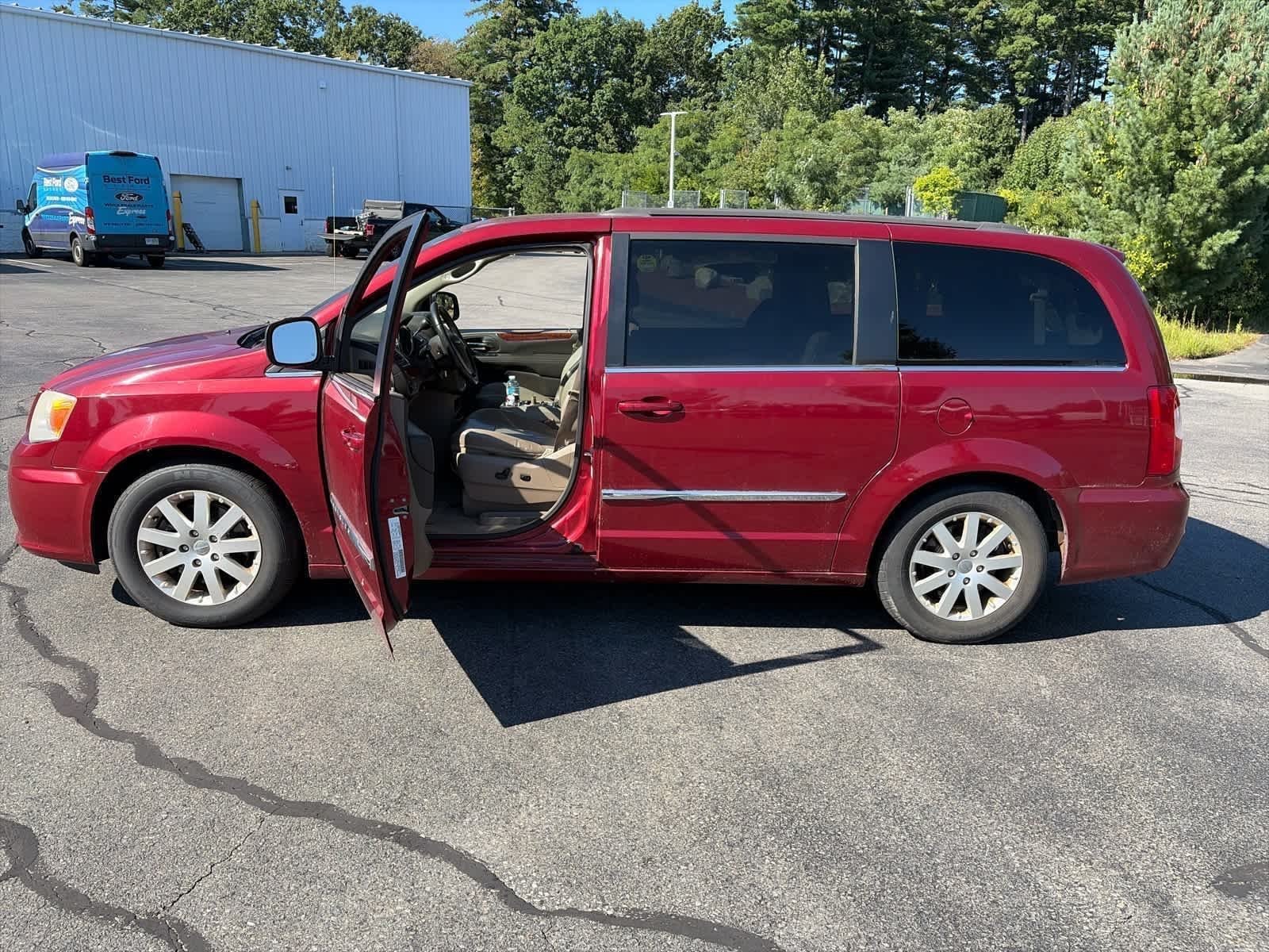 Used 2014 Deep Cherry Red Crystal Pearlcoat Chrysler Touring image 8