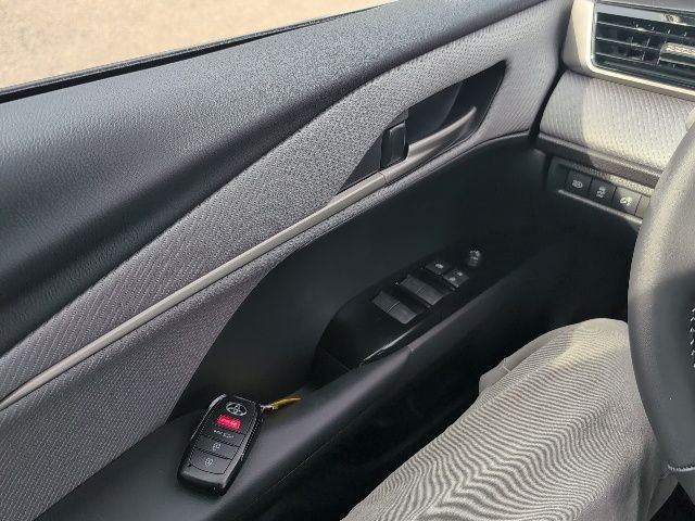 2026 Toyota Camry SE - Photo 11